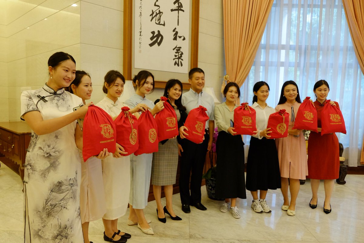 陆慷 LU Kang tweet media