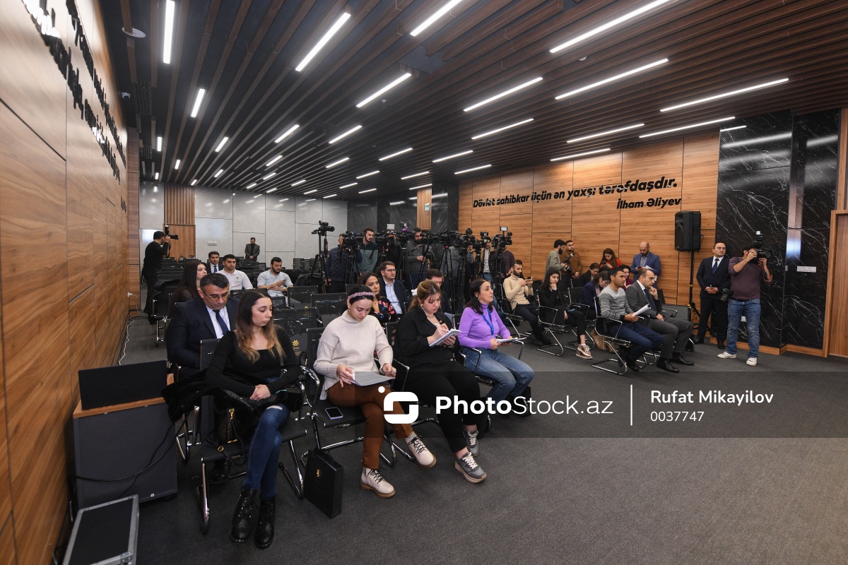 PhotoStockaz's tweet image. KOBİA-nın ötənilki fəaliyyətinin yekunları ilə bağlı mətbuat konfransı
#kobi̇a #kiçikvəortabiznesini̇nkişafıagentliyi #biznes  #xariciinvestorlar #sədr #hesabat #natiqhəsənov #photo #stock #Azerbaijan #Baku #press #pressconference 
✔️ Ətraflı: photostock.az/media/63C8F339…