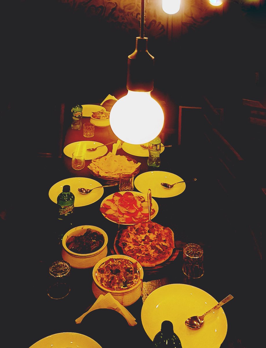 IshratBaba's tweet photo. #PizzaDay #butterchicken #raarachicken #foodee https://t.co/KAN2dE7Dzr