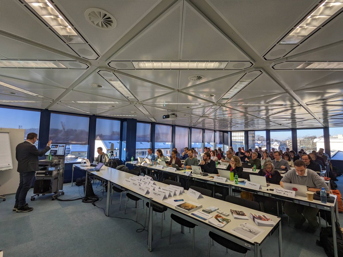 Weiterbildung "Data Management &amp; OGD": it's on! Drei Tage, um sich einen umfassenden und praxisnahen Überblick über #OpenGovernmentData zu verschaffen: rechtliche Rahmenbedingungen, Nutzen, technischen Aspekte, laufende Vorhaben und relevante Strategien.