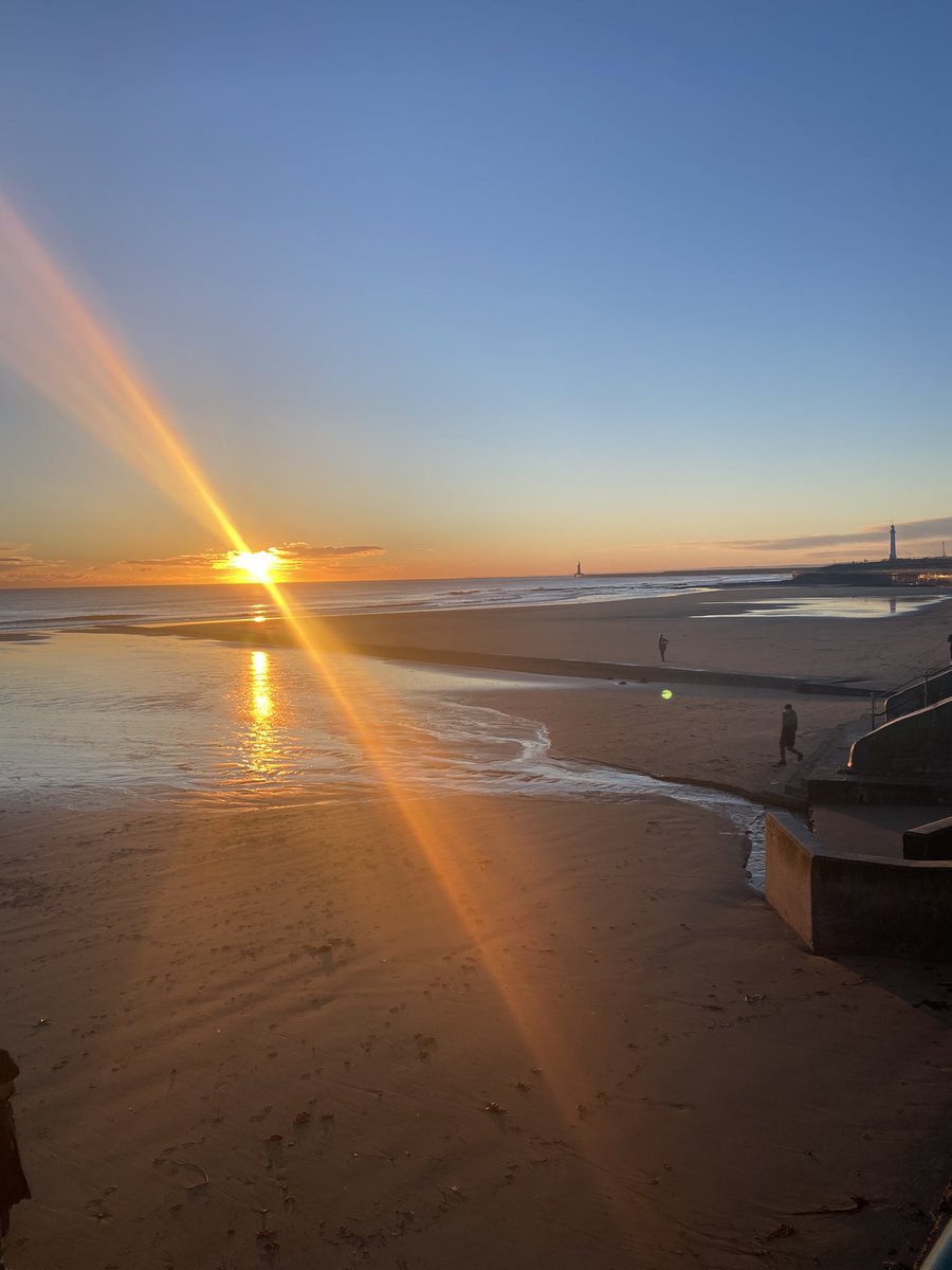 Starting to love Sunderland a little bit 🥰#perfectmorning #seaair