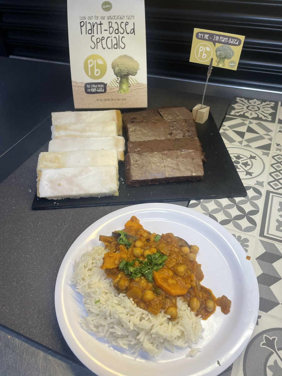 Introducing more plant based foods into our menu’s. Lemon drizzle 🍋 and chocolate brownie 🍫 made by myself & aubergine curry made by our cook we got some really good feedback from the students they liked how light the cake was and still very yummy 😋@mellorscatering