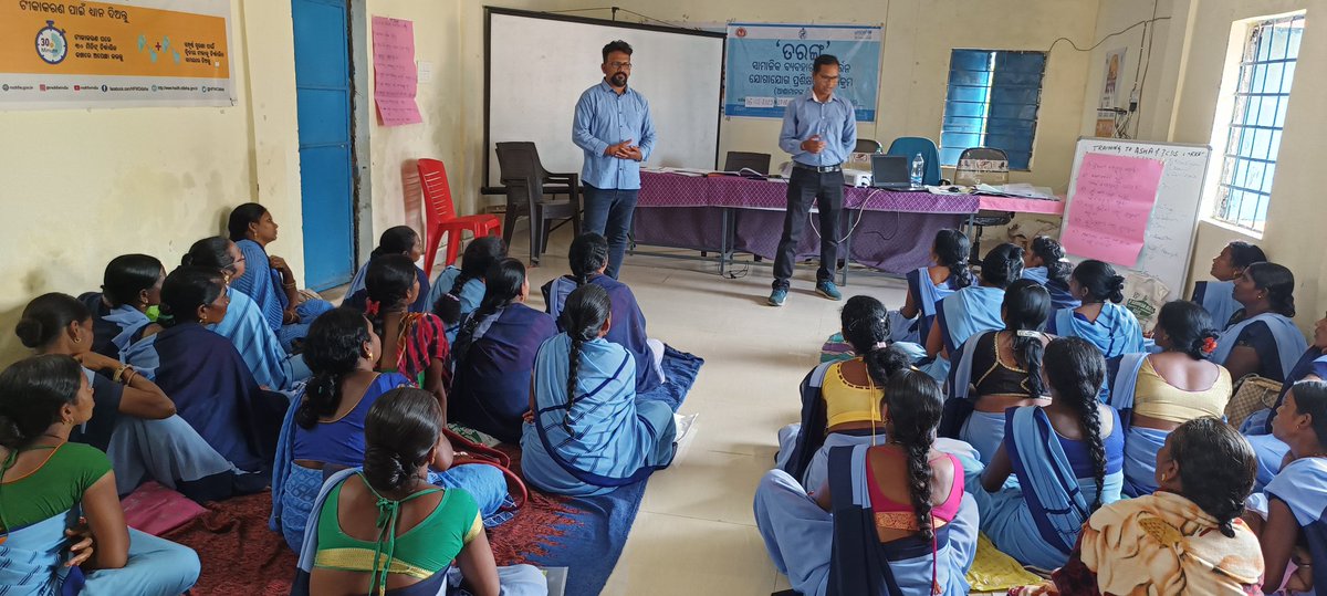 santoshC4D's tweet photo. Taranga sbcc training #odisha #asha engaged in doing group work #SBCstrategy different games to learn effective communication. They're the change makers #SBC #SBWorks #behaviourchange @nhmodisha @HFWOdisha @SBCCalliance @tarangsbcc @UNICEFIndia https://t.co/BAgzKshlqR