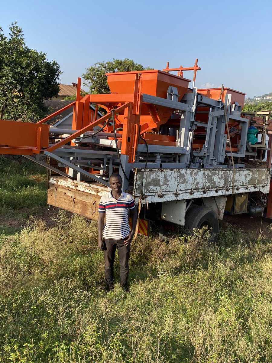 welandfab's tweet image. I made this machine from scratch with my team. Fully automatic hydraulich concrete block machine