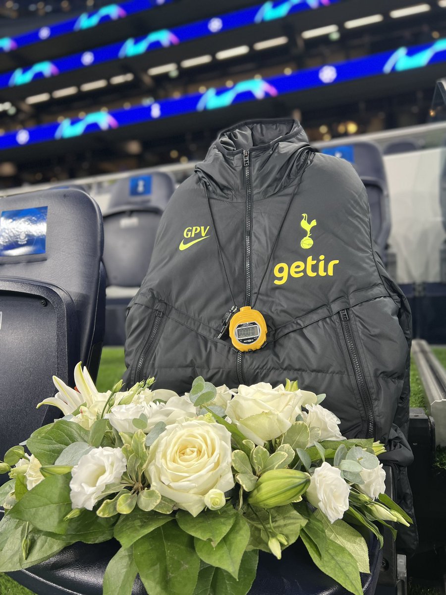 He lost one of his best friends. The team lost a well loved coach. I’m not trying to make excuses, but wouldn’t that effect any human being? #THFC #Conte #COYS