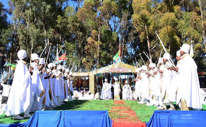 hawelti's tweet photo. ርሑስ በዓል ጥምቀት፡  
"ሃገራውን ሃይማኖታውን በዓላትና፡ መኽሰብና'ዮም"፥  መርጌታ ስምኦን በየነ

#Eritrea: Colorful Timket Celebrations in Asmara in the mid-morning hours today https://t.co/Lm6xP2TrIL