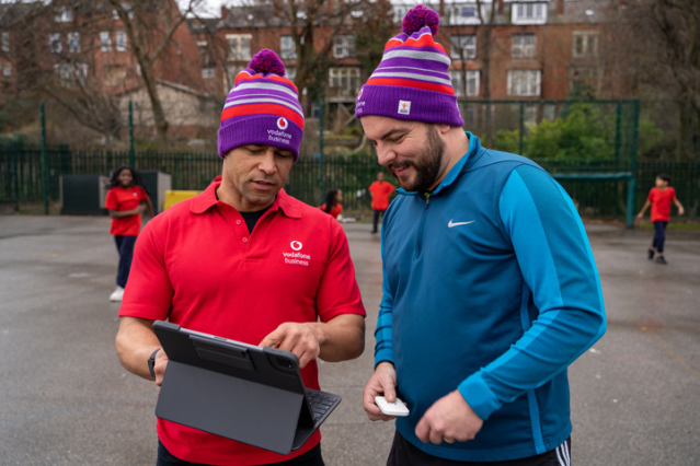 michaelbaines74's tweet photo. Fantastic to see schools and grassroots rugby clubs receiving much needed connectivity thanks to devices and SIM cards donated by The Jason Robinson Foundation through Vodafone UK’s everyone.connected initiative. Learn more: https://t.co/KChLvvYblp https://t.co/BU6dCbUVxE