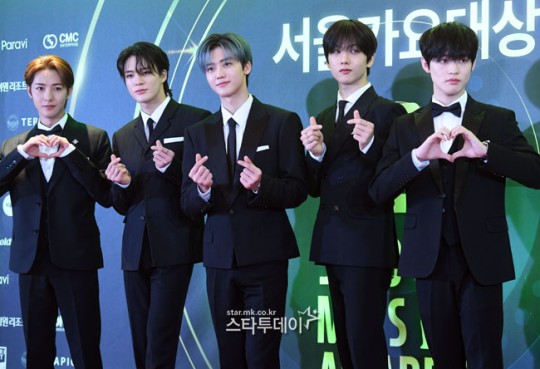 NCTDREAMUPDATES's tweet photo. NCT DREAM at The 32nd Seoul Music Awards Red Carpet

📰https://t.co/WSAmPCCyt1

#NCTDREAM
@NCTsmtown_DREAM https://t.co/yKpXR8vuKB