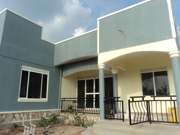 FaWaligo's tweet image. Hi everyone am a painter if you have work,call me on +256706069044