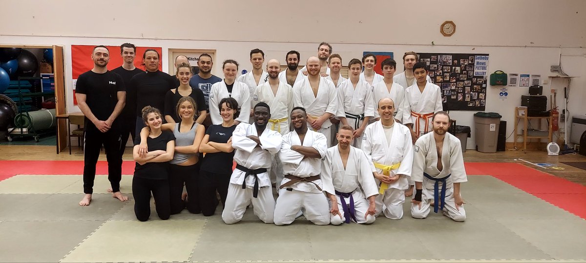 Highbury_Jitsu's tweet photo. INCREDIBLE numbers at last night's adult session. 24 people in total (not including the instructors). Only two people away from equalling the record number of 26 people. Not bad for a town club. https://t.co/hM8vNecgzT