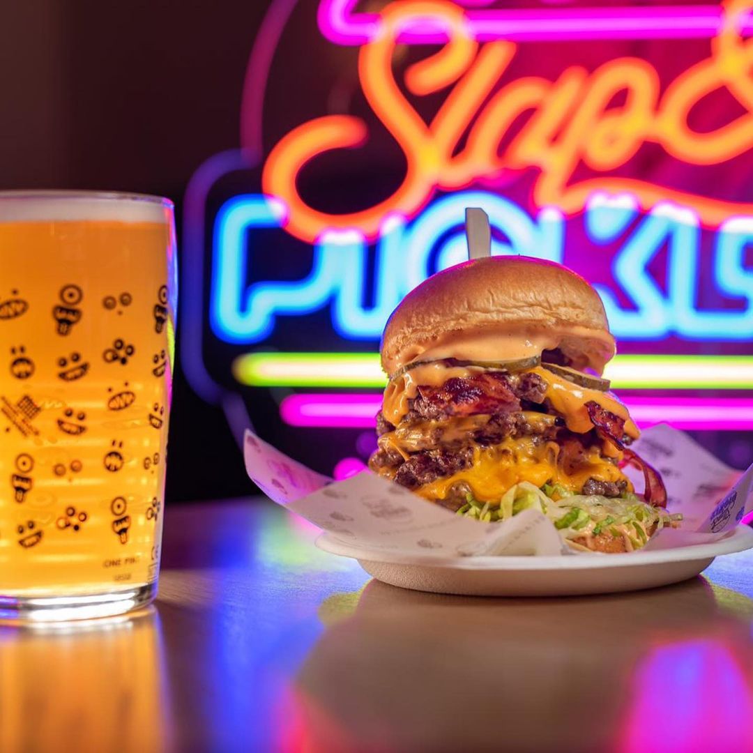 This week's newsletter is out - the best new pop-ups (including a retro ski shop) and things to book ahead (inc 2 for Valentine's night) bit.ly/LPU190123 - This week's new pop-ups include @slapandpickles at @sebrightarms inn E2