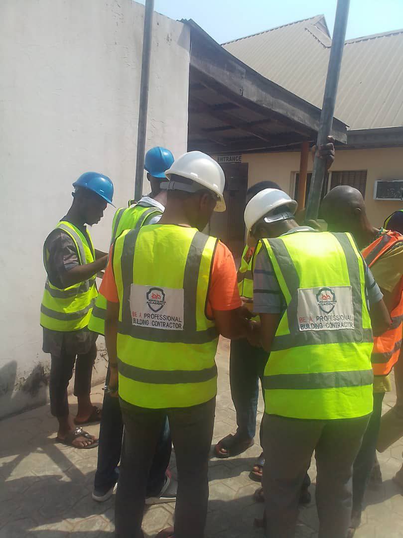 BHubCollege's tweet photo. Moments from our training session. Our students are trained well enough with the best development programmes through our intensive hand-on training.
#vocationskills
#vocationaltraining
#traininginlagos
#scholarship #scholarshipopportunities
#carpentry #carpentrywork #woodwork https://t.co/vdHxbYYsVi
