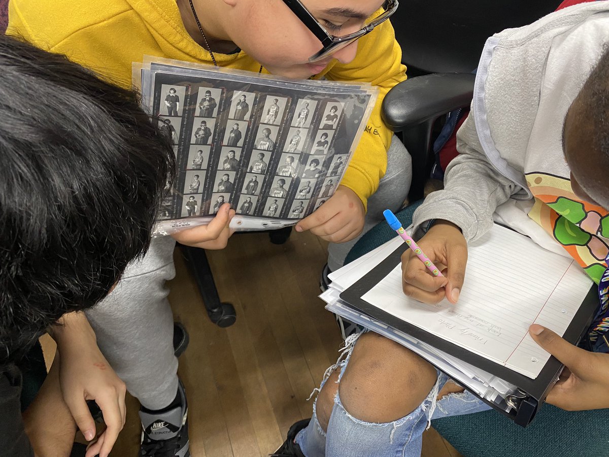 pondaroski's tweet photo. 20230118 Teaching Engaged Students Editing Black & White Film & Writing During A Global Pandemic, Flower City Arts Center, Rochester, NY. Z.
#flowercityartscenter
#globalpandemic
#physicaldistancing
#blackandwhitephotography
#blackandwhitefilm
#pondaroski
#JoeZiolkowski https://t.co/iADinEQUh3