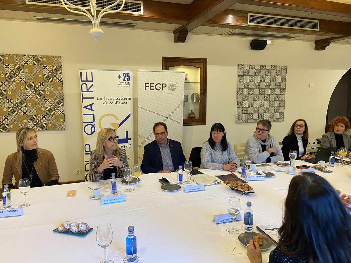 FegpComunicacio's tweet image. Trobada empresarial #PenedesGarraf amb @AriadnaRectoret i @evbonet per parlar de la presentació de programes #Conforcat @fpo_continua fpo_continua @treballcat