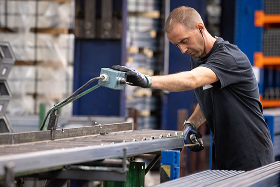 mantionSas's tweet photo. Focus on our #profiling #workshop!

The #team performs a range of activities, from unloading coils to assembly, careful adjustment, storage, and quality control, as well as various cuts, from the line #manager to the #machine operator.

👉 https://t.co/wvJiI3A7df

#mantion https://t.co/v4iP3lTVil