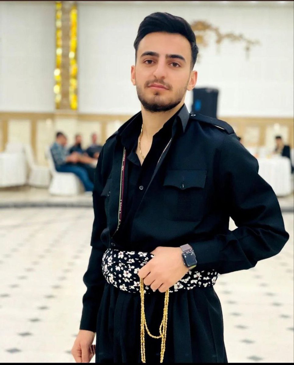 ofgoldjustice's tweet photo. شماره ۱۵ 
نام: شاهو خضری
سن: -
محل شهادت: مهاباد
تاریخ شهادت: ۵ آبان ۱۴۰۱ #شاهو_خضری #مهاباد #IRGCterrorists #IranRevolution https://t.co/zTRHTvGRL8