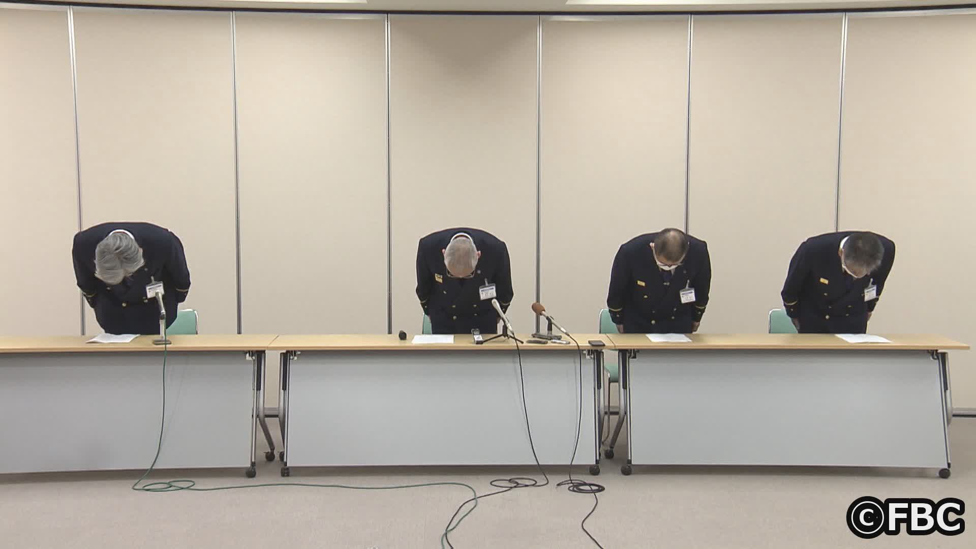 パチンコ屋盗撮 福井市内のパチンコ店で、盗撮する目的で、女性店員の背後からスマートフォンのカメラをスカートの中に向けたとして、福井署は19日、嶺北丸岡消防署の消防司令補(45)を県迷惑防止条例違反(ひわいな行為)の疑いで逮捕した。  福井県内のニュースは ...