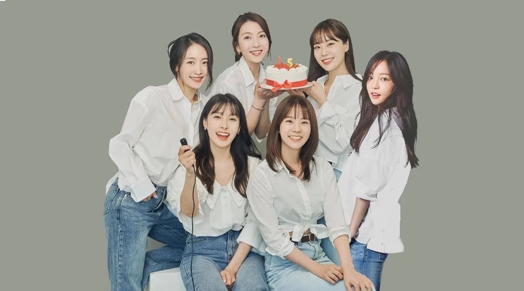 serenefiIms's tweet photo. jiyoung has the photoshopped pic on her fridge 🥹OT6 forever ❤️ https://t.co/OWYKkib5OR