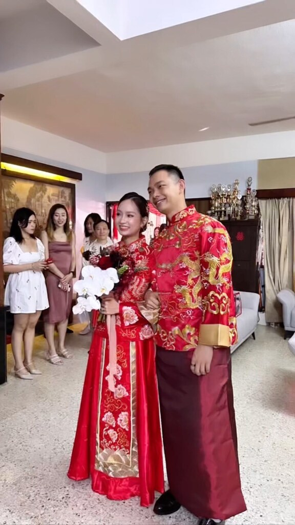 taleanski's tweet photo. Bro’s wedding day part 2: Releasing crickets 放生, picking bride up, prayers and tea ceremony. #love #family #familyaffairs #ittakesavillage #penang #latergram https://t.co/I3ibYoUGgE https://t.co/YnBUswm2i5