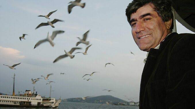 Kendilerini devletin sahibi gören katiller, yargı eliyle korunup kollanmaya devam ediyor. Hrant Dink'in katledilmesinin üzerinden tam 16 yıl geçti ve adalet sağlanmadı. Bugün yine adalet için, Hrant için, "buradayız ahparig" demek için Agos'ta buluşuyoruz.

#HrantDink