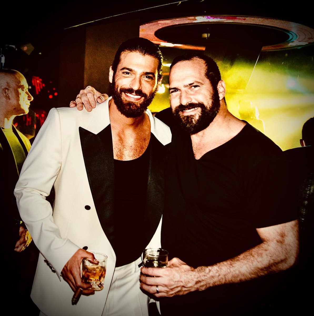 Repost ig: @/yakazur

Was good to meet you mate …

#canyaman #monaco #yakazur #event #celebrity

#YamanManiaPL 🇵🇱