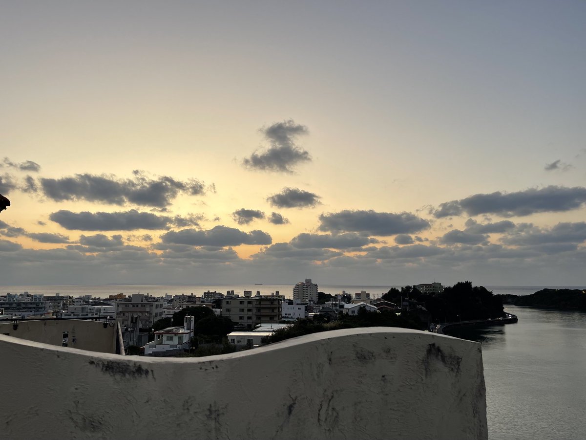 willpenner's tweet image. Finishing up my online e-learning “Night Dive” section of the PADI Advanced Open Water course while watching an Okinawan sunset from my rooftop porch in preparation for my first-ever night dive tomorrow. A little scared, not going to lie, but also excited!