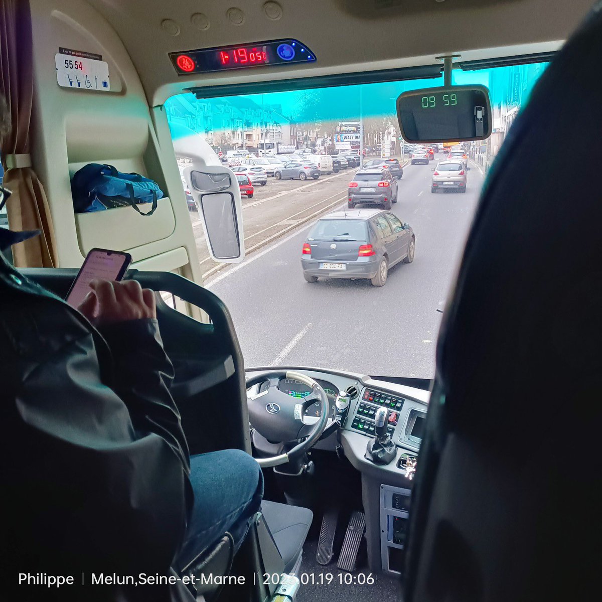 CoutrotJoelle's tweet photo. La CFTC Seine et Marne est en route pour la manifestation contre le #projetretraite à Paris @IdfCftc @SyndicatCFTC Courage à nos collègues @CFTC_Police manifestants ou encadrants. https://t.co/vSfJby75To