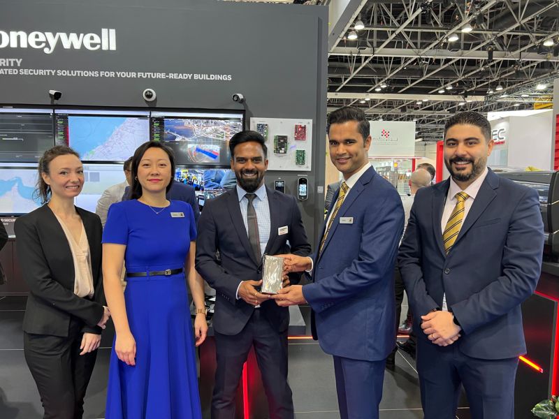 Invixium's tweet image. The new IXM VERTU presented to @honeywell Middle East! Thank you for being a key partner in the region for Invixium. We appreciate all the support. Looking forward to your thoughts on our new reader.
#security #cardreader #rfidreader #biometrics #accesscontrol #commercialsecurity