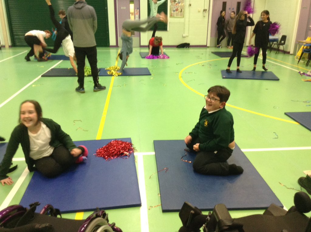 springwoodyear6's tweet image. Some of are amazing gymnastic routines😄#swhpe