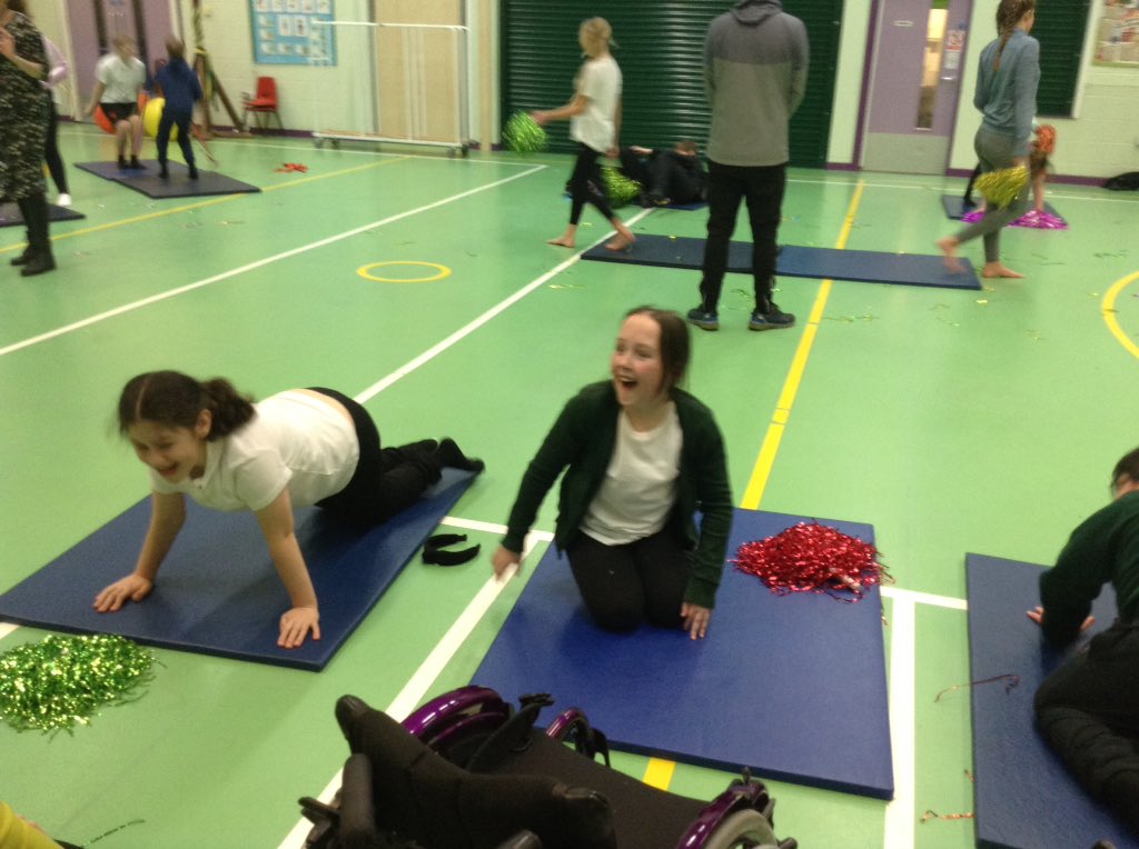 springwoodyear6's tweet image. Some of are amazing gymnastic routines😄#swhpe