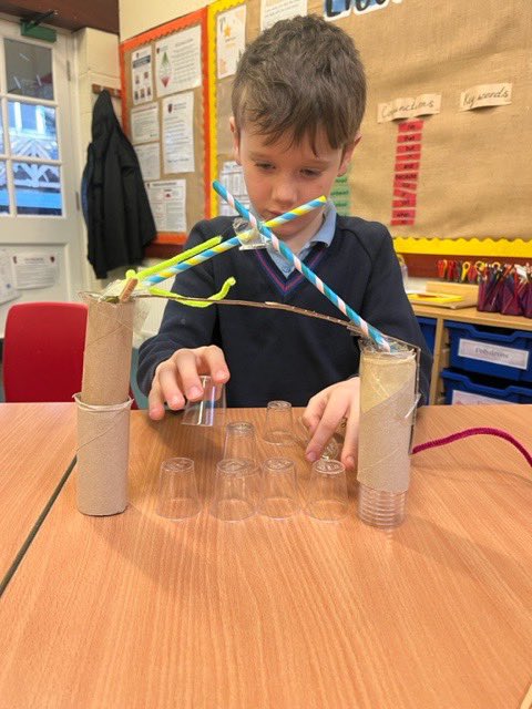 OPS_OratoryPrep's tweet image. Our Year 2 have become mini engineers! 

Their challenge - to design a bridge so that the farmer, fox, chicken and grain could safely pass the river.

Children had to use creative &amp;amp; collaborative skills before presenting and testing their bridges.

#OPSLearning #engineering