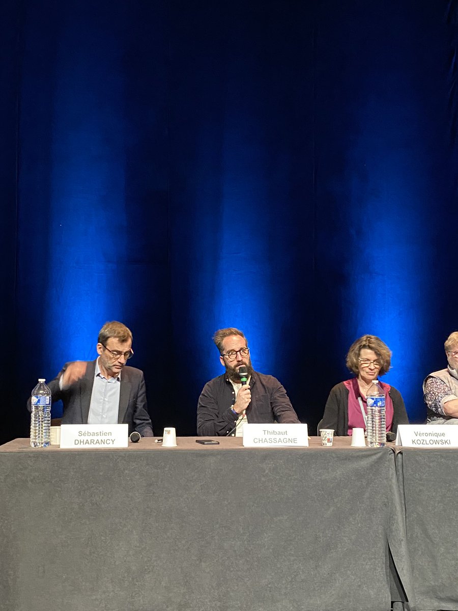 LilleInSO's tweet photo. On poursuit la journée avec une conférence sur le thème « Le paramédical : un secteur porteur, des métiers à découvrir ». Merci à Mr. Chassagne, Ostéopathe et Enseignant à l’@LilleInSO pour son intervention ! https://t.co/XmkrVn6DZY