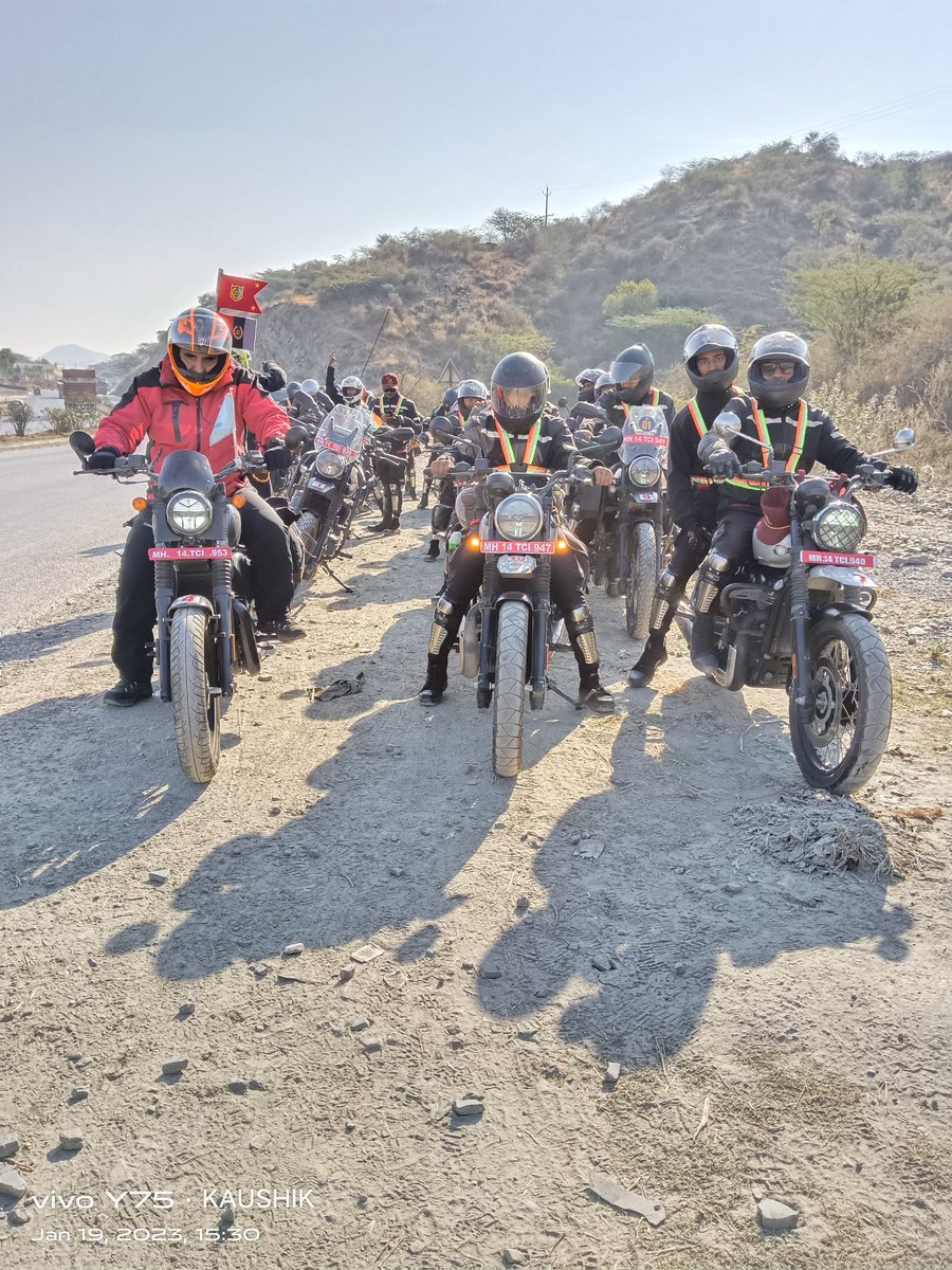 101Roshni's tweet photo. Jai Hind,
Finally we reached our third location, The City Of Lakes and Palaces, Udaipur with the riders having their Josh high 🇮🇳🇮🇳 @CMOGuj
@HQ_DG_NCC
@DefencePRO_Guj
@GovernorofGuj
@ArvindKapoorTYG
@NCC_Dte_Gujarat
@jawamotorcycles
@yezdiforever https://t.co/44RnlpfXTq