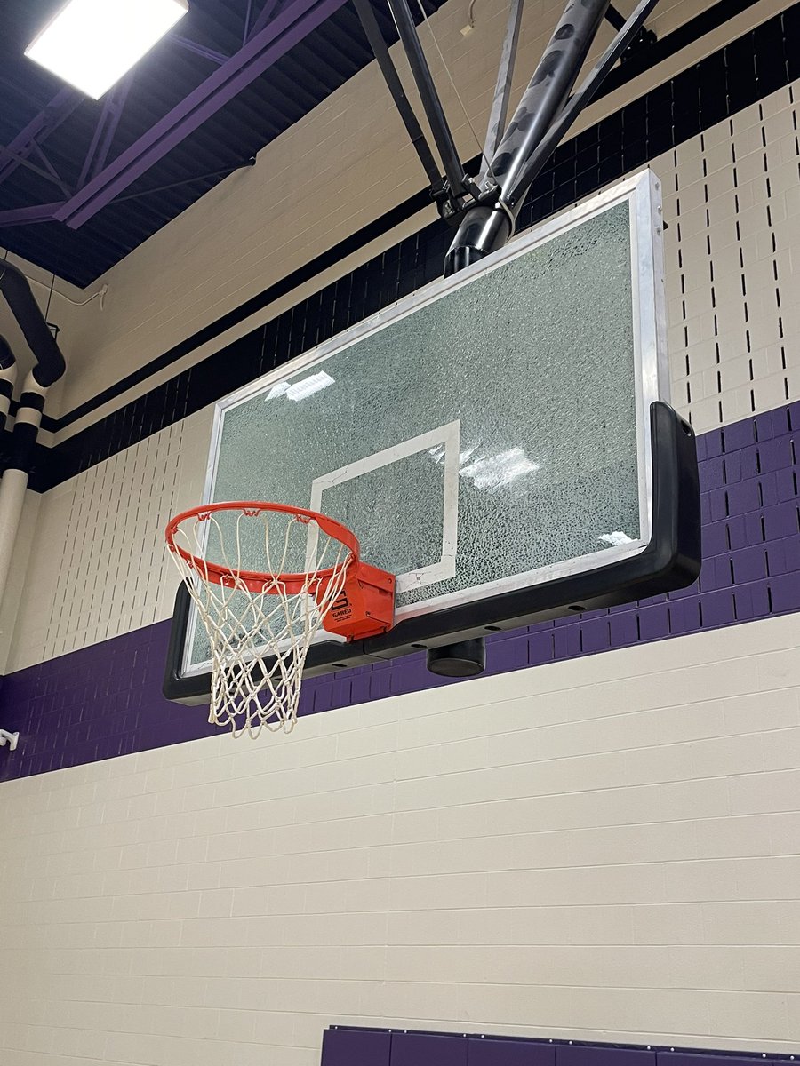IHSKnightsBBall's tweet photo. Well… there’s something you don’t see every day! I think the picture speaks for itself. https://t.co/glTzDOvg9K
