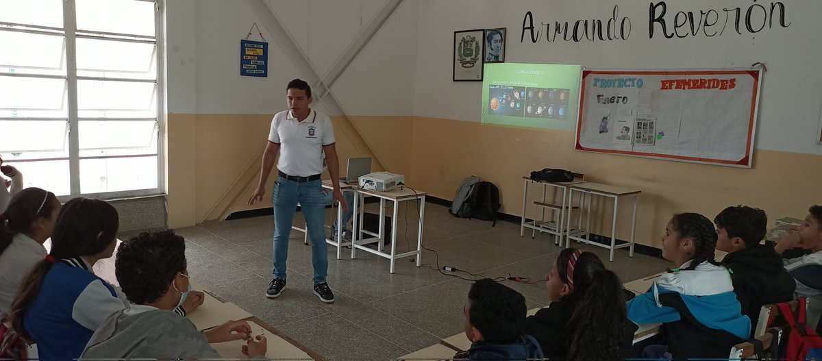 ComproticUnefa's tweet photo. Continuamos la socialización del conocimiento científico desde la UEN. Generalísimo Francisco de Miranda presentando "Conociendo la Ciencia" dictado por estudiantes de servicio comunitario del @CaracasUnefa a los niños y niñas de primaria 🌏🧑‍💻🦾🇻🇪🧑‍🏫 @angiolillofp @Unefa_VEN https://t.co/w1n5whSrZi