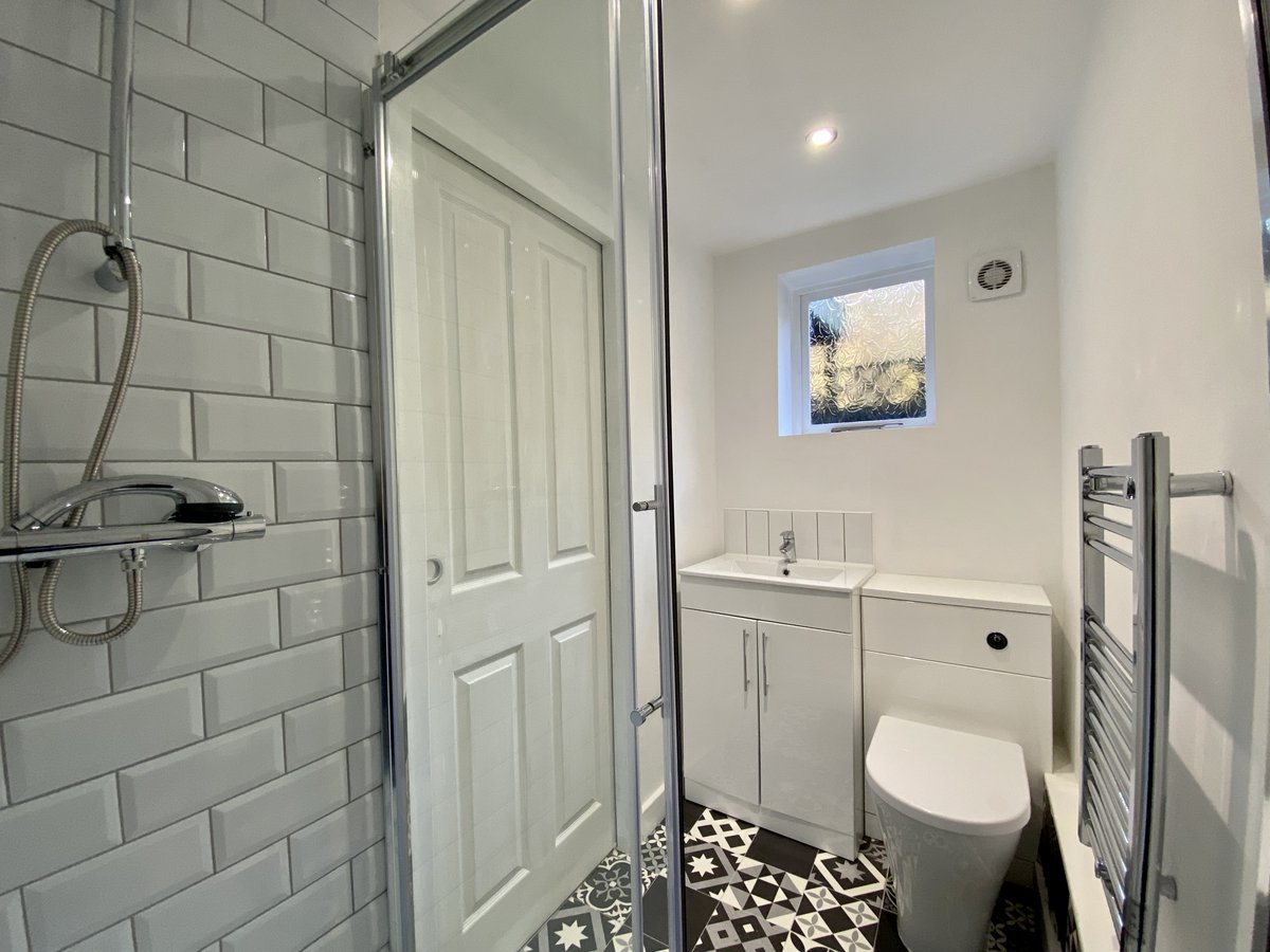 andrewcproperty's tweet image. 🏠New Property Alert
📍Hencotes #Hexham

Recently Converted Ground Floor Flat
🛏️Double Bedroom
🛁En-Suite Shower Room
🛋️Living/Dining Kitchen
💷Offers in Region of £120,000

#centrallocation #qualitykitchen #qualityshowerroom #noongoingchain #viewingessential #proudguildmember