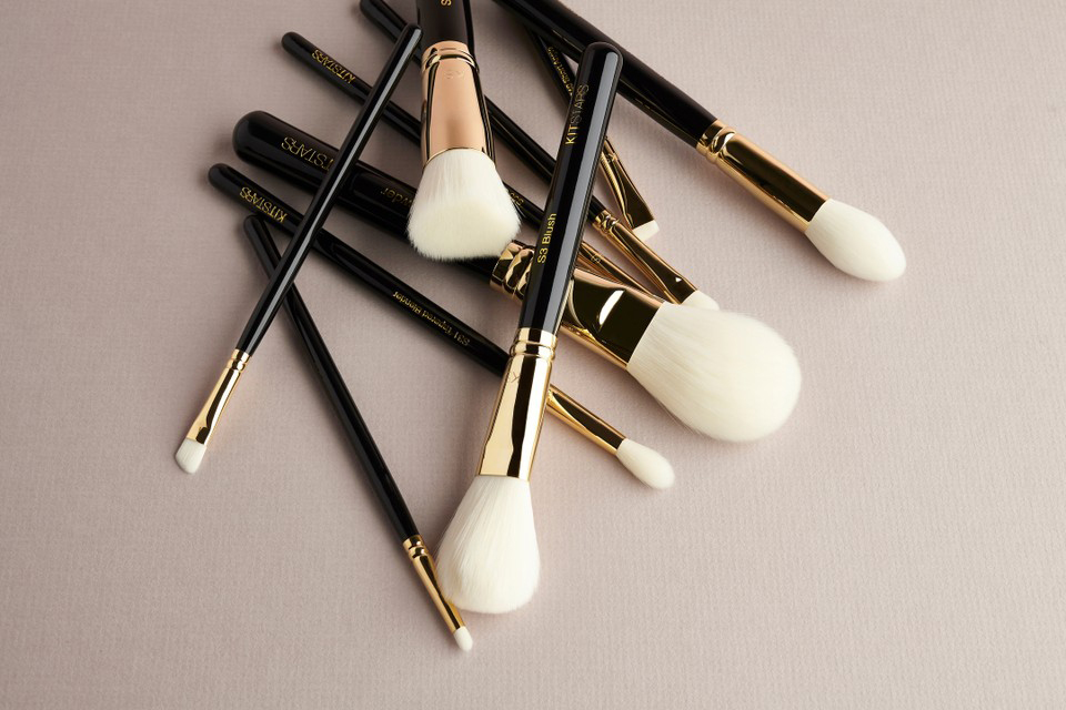 thekitstars's tweet photo. The perfect brush kit for a professional finish.
https://t.co/vG9bcq9A1y
#makeuptools #makeupaddicts #brushset #redcarpetbeauty #makeupgifts #makeupkit #makeupartist #makeuplife #makeupbrushes #makeuptutorial #makeupartistsuk #indiebeauty #indiebrand #ukbeauty #shopsmall https://t.co/mGt1jPTaKh