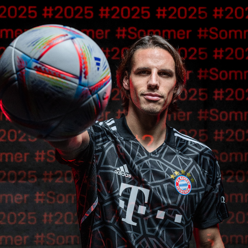 FCBayern's tweet photo. #ServusYann 👋

FC Bayern verpflichtet Yann Sommer. 🔴⚪

🔗 https://t.co/qNNPYl1S87

#MiaSanMia #FCBayern