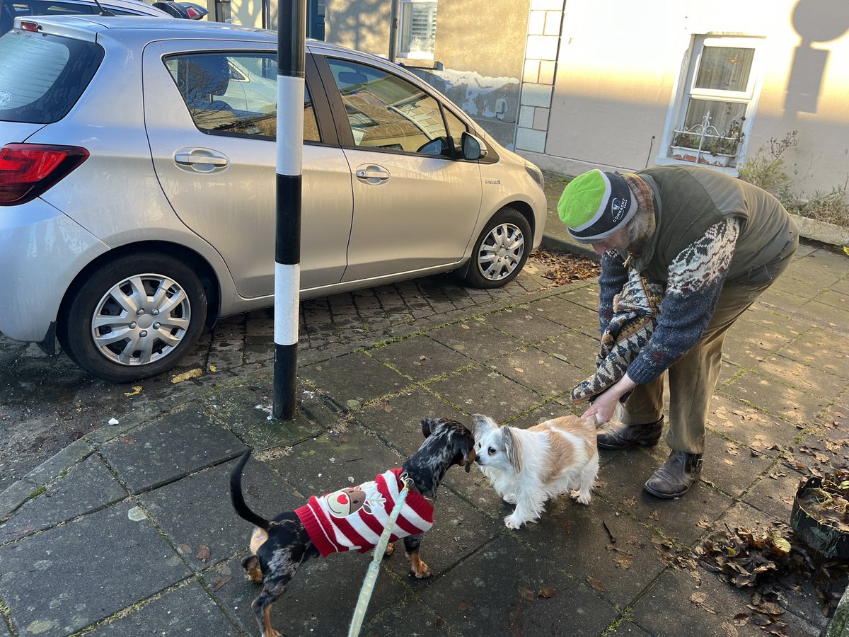 SeanRyanT's tweet image. #100daysofwalking #Limerick #Frosty #Sunshine #StAugustianPlace #MedievalLimerick @Limerick_ie @ limerick.ie/discover/eat-s… 
#dogsoftwitter #RiverShannon #Thursday #photography #January