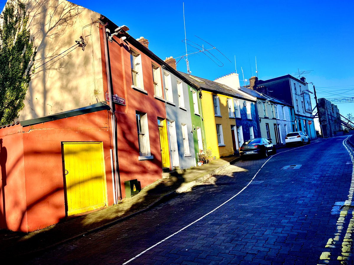 SeanRyanT's tweet image. #100daysofwalking #Limerick #Frosty #Sunshine #StAugustianPlace #MedievalLimerick @Limerick_ie @ limerick.ie/discover/eat-s… 
#dogsoftwitter #RiverShannon #Thursday #photography #January