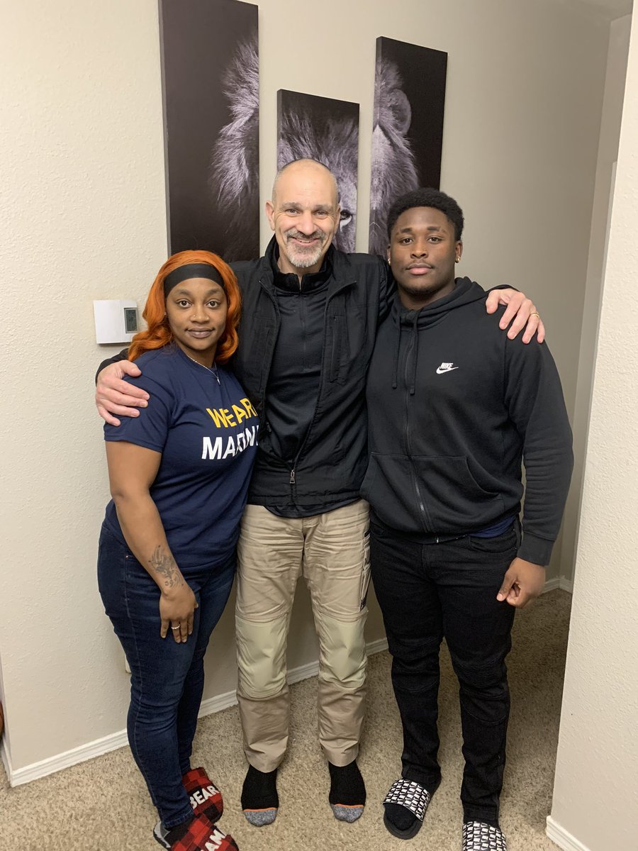 Cartez Williams (@cartezwilliam5) on Twitter photo Had a great house visit from Coach <a href="/CoachK2x4/">Kaligis Pete</a> nice conversations and a bunch of love being thrown around from around the table!! #GoCougs Had a great house visit from Coach <a href="/CoachK2x4/">Kaligis Pete</a> nice conversations and a bunch of love being thrown around from around the table!! #GoCougs