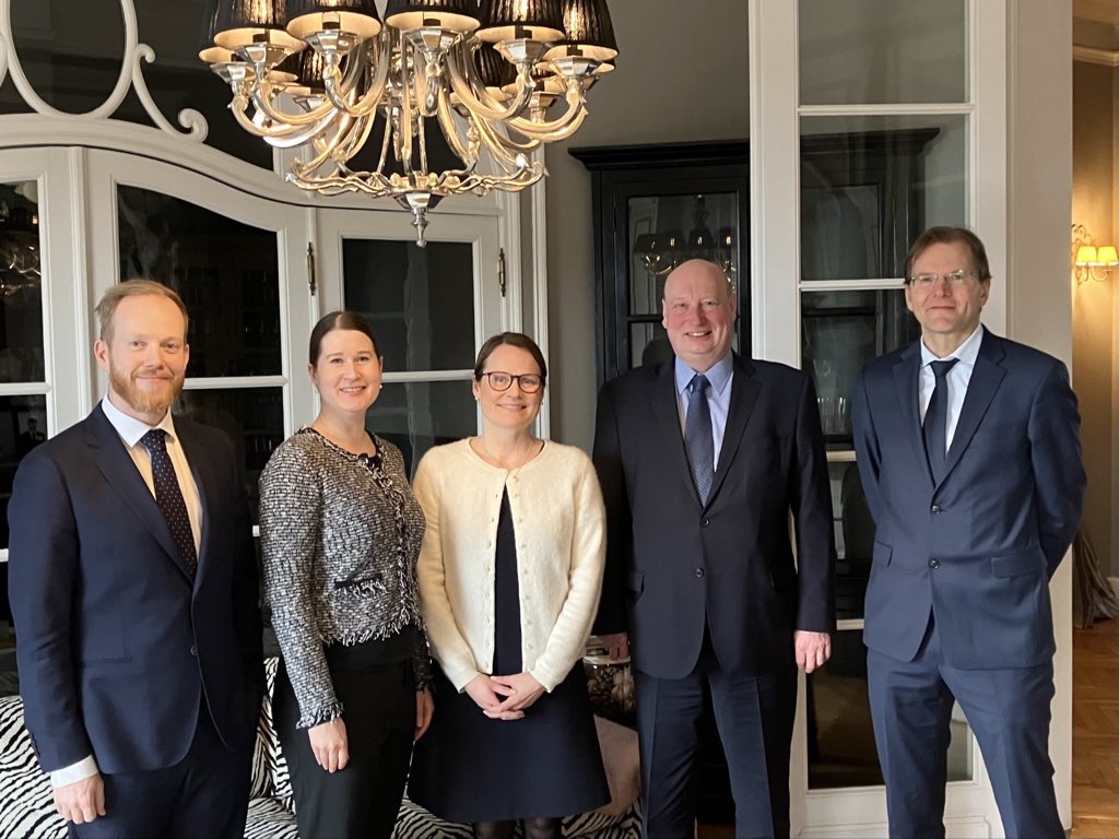 Delighted to host a lunch for @Transport_EU ’s Director-General Henrik Hololei and Head of Unit Kristian Hedberg for a discussion on the upcoming and pending #transport proposals and long-term view on transport policy. 🇫🇮🇪🇺