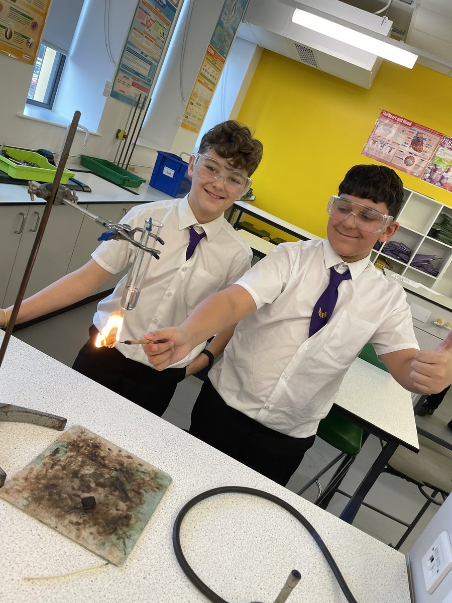 UnsworthAcademy's tweet image. The future is bright but is it as bright the light and heat given off buy the food you eat? Our year 7 scientists took the biscuit to another heat level.#energyinfood #coolscience