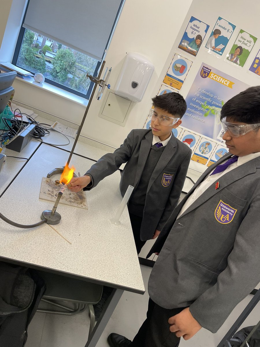 UnsworthAcademy's tweet image. The future is bright but is it as bright the light and heat given off buy the food you eat? Our year 7 scientists took the biscuit to another heat level.#energyinfood #coolscience