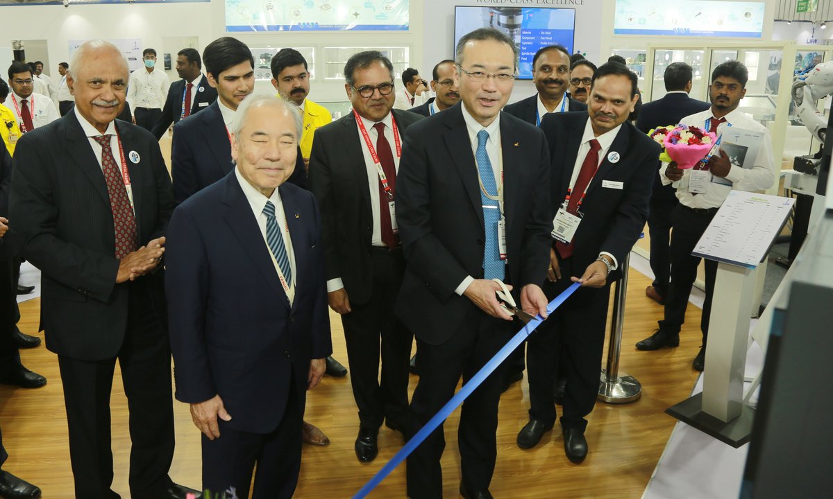 LmwCnc's tweet photo. The large dia turning machine by LMW was inaugurated by Mr. Yamaguchi, President of Fanuc, in the presence of Mr. Sanjay Jayavarthanavelu, Chairman and Managing Director of LMW, during IMTEX.
#lmw #lmwcnc #IMTEX23 #IMTEX #IMTEX2023 #CNCexpo #IMTEXexpo #CNCMachines https://t.co/igHlVeJ6Rc