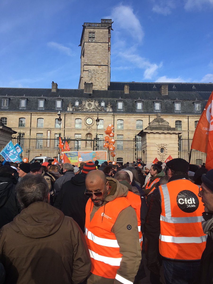 #64ansCestNon la #cfdt se mobilise à Dijon