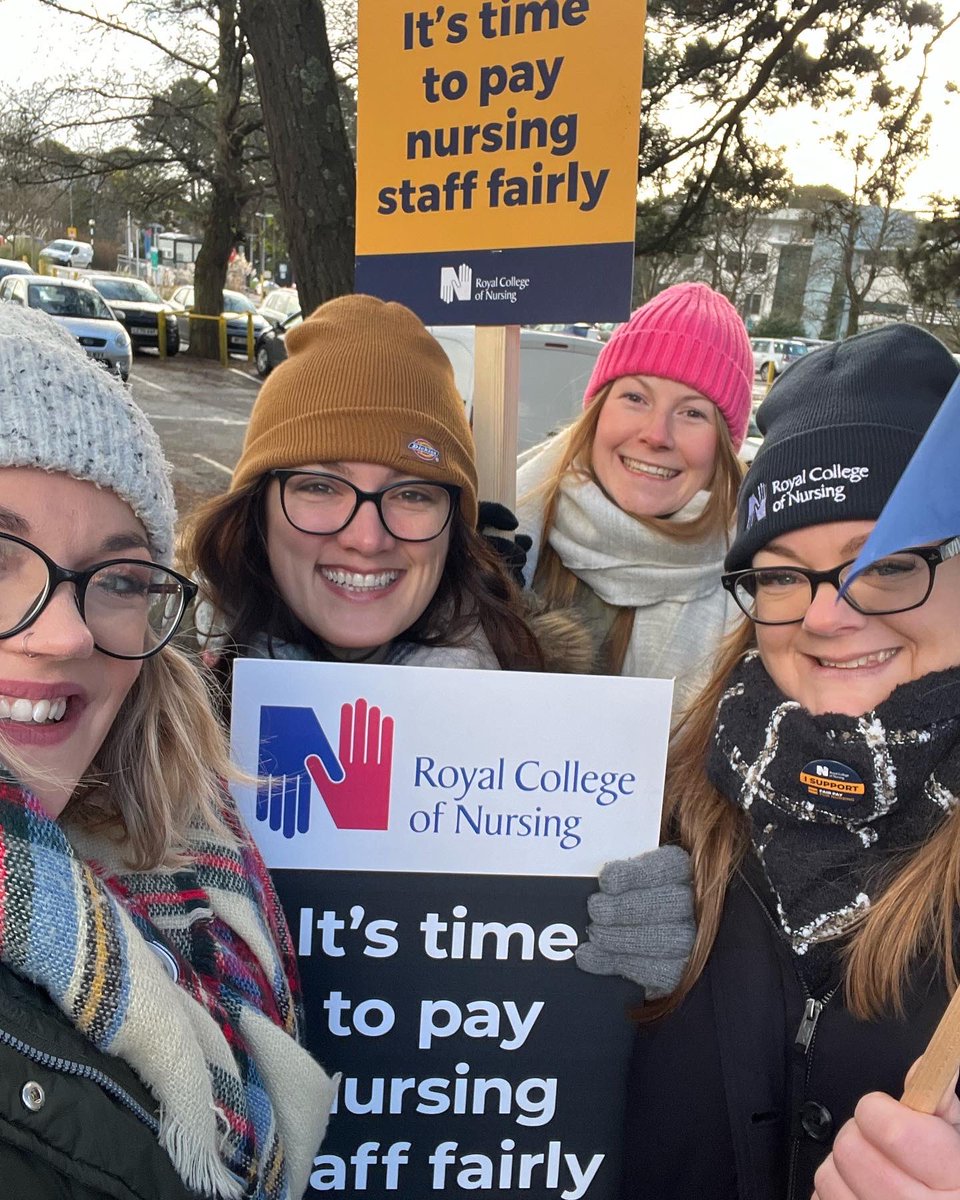 Toni_Edwards_'s tweet photo. The picket line at @RCHTWeCare has been a wonderful place to be over the last 2 days. Fighting for patient safety, the real reason we all became nurses! #SafeStaffingSavesLives #FairPayforNursing #protectthenhs https://t.co/k92uWPKgpy