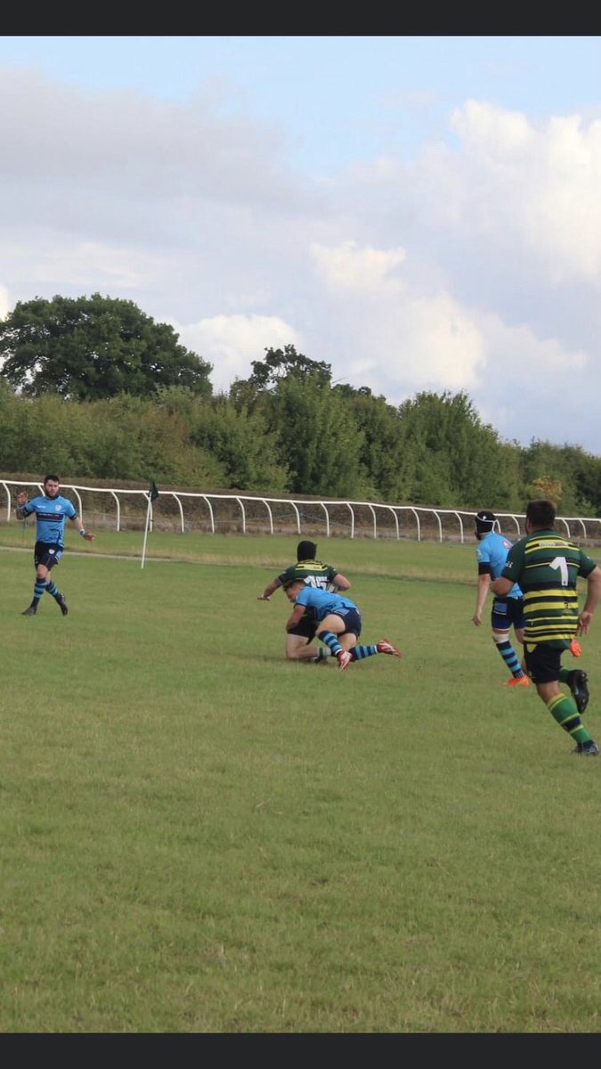 Webby676's tweet photo. @grhydian @oliverstedman Would I be penalised for this definitely shoulder contact above the hips ? https://t.co/ippnVns2ZE