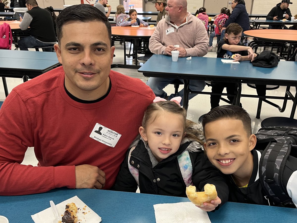 wearebonham's tweet photo. It was an amazing morning, Donuts with Dads was great!!!! Thank #BonhamPTA for putting together this event. Thank you Bonham parents for being here! @Midland_ISD @DrSDHoward @CharlieGarciaM1 @AGallegosEdD https://t.co/1coITYzmnj
