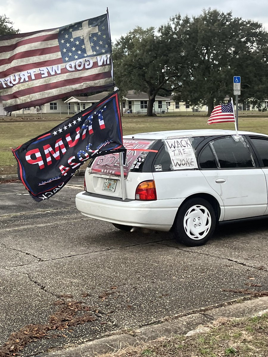 BeccaBaltz's tweet photo. This is why I hate living here in Florida. Especially here in the panhandle. #MAGAMoron #GOPClownShow #Florida #FloridaIsHell https://t.co/Wkw8sHsCTU
